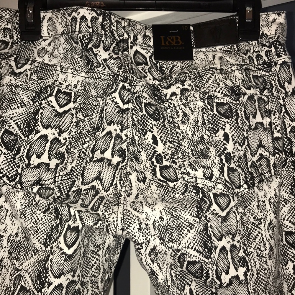 L&B Snakeskin Print Flare Jeans - Picture 5 of 8
